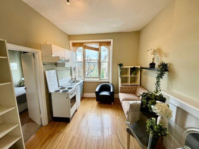 Converted 1 Bed Flat Shower WC Separate Bed Room Open Kitchen Dining Sitting Near Tube Bus Shops