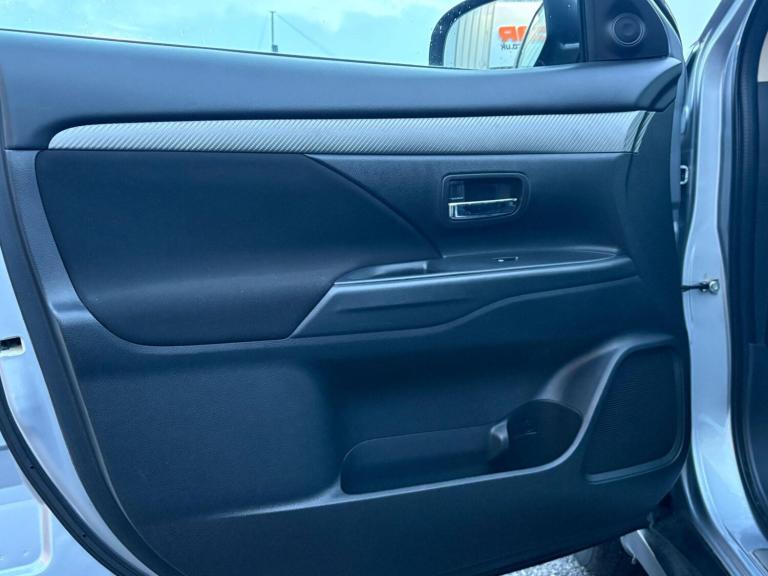 2016 Mitsubishi Outlander 2.2 DI-D GX3 5dr Auto ESTATE DIESEL Automatic