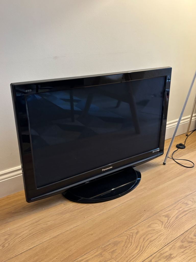 Panasonic TV TX-P37X10B