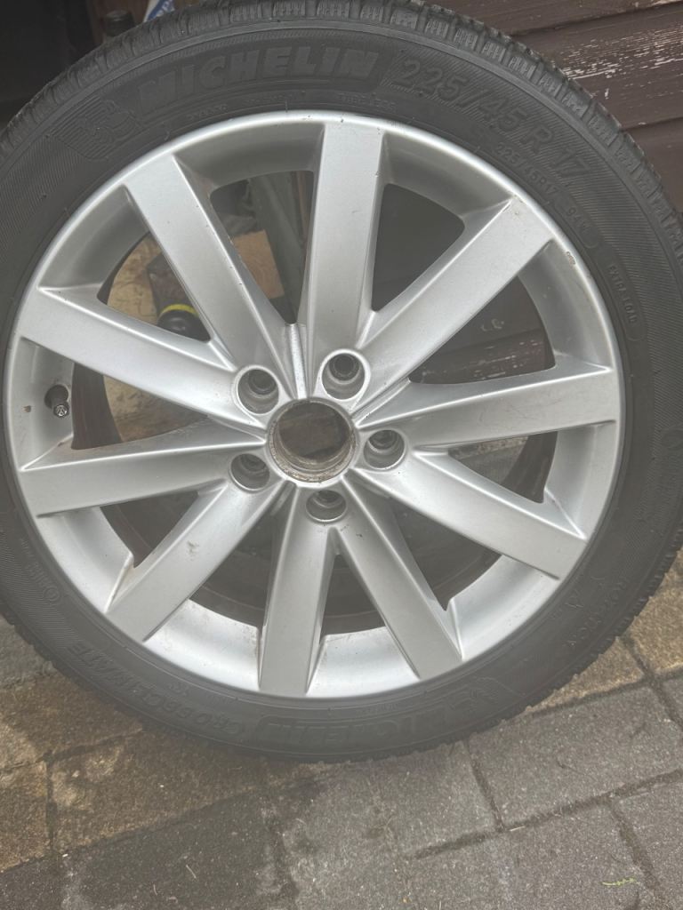 VW Golf Porto Alloy Wheel and Tyre