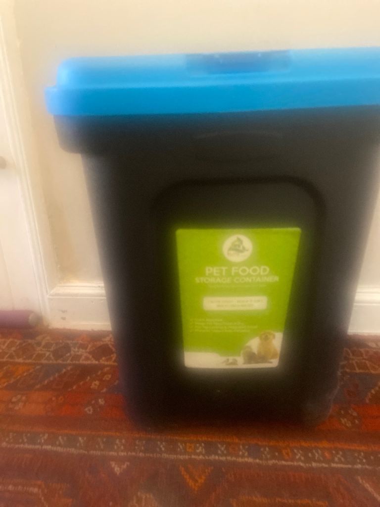 Dog food bin 
