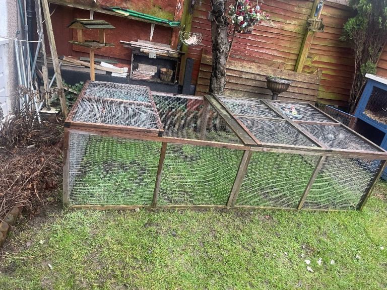 Large rabbit run FREE