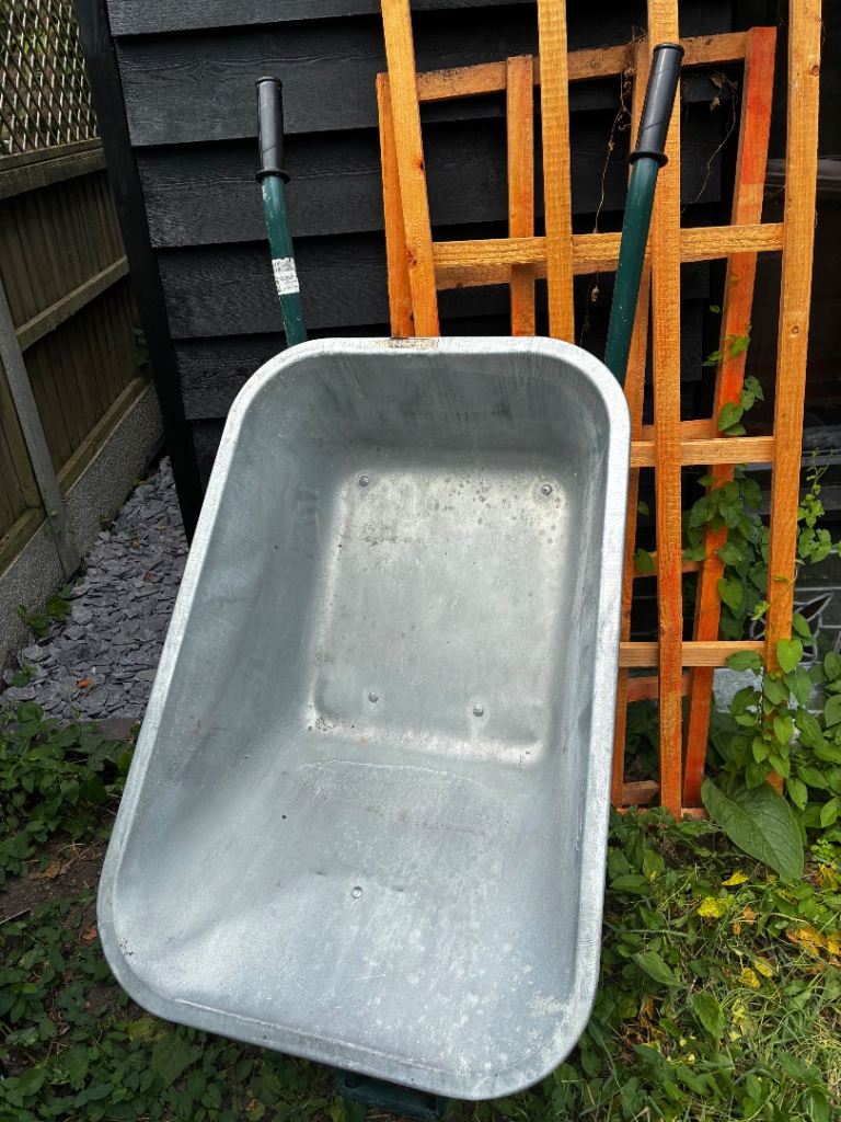Sturdy Metal Wheelbarrow – Good Condition, Ready for Garden Work