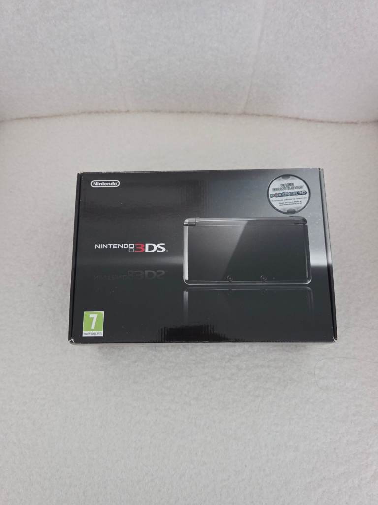 Nintendo 3DS Console Black with Charger & Carry Bag