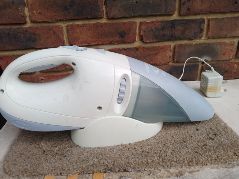 black & decker dustbuster