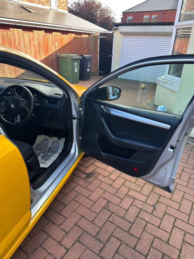 Skoda, OCTAVIA, Estate, 2014, Manual, 1598 (cc), 5 doors