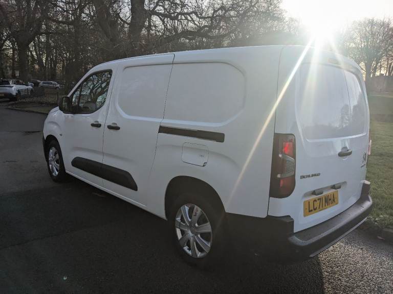 berlingo 5 seater crewvan,F/S/H, caged rear, very clean only £6995 no vat, px welcome