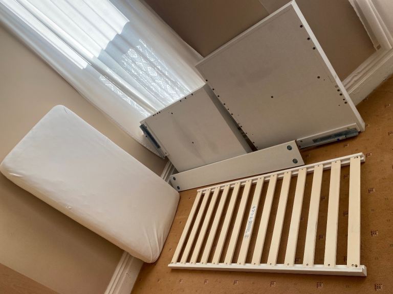 Mamas & Papas Cot Bed with Mattress and Drawer – Good Condition