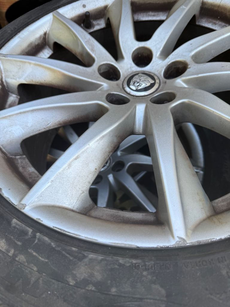 Jag wheels and tyres 