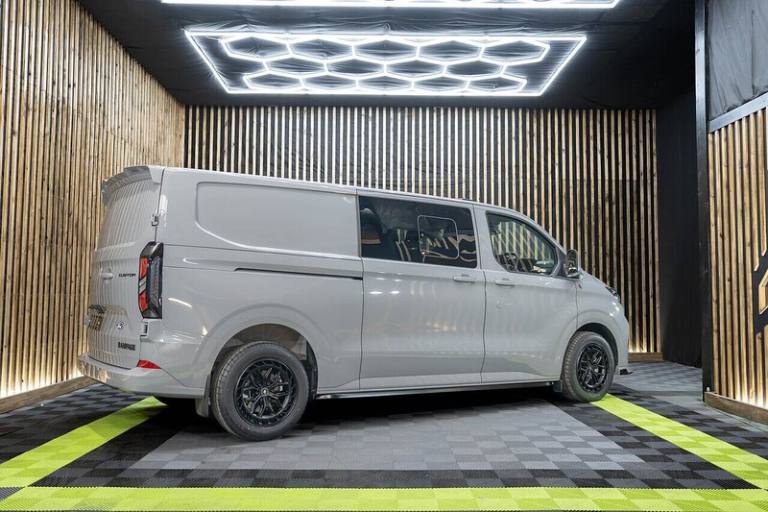  Ford Transit Custom 320 Limited L2 2.5L Auto Plug-in Hybrid Crew Cab HYBRID Automatic