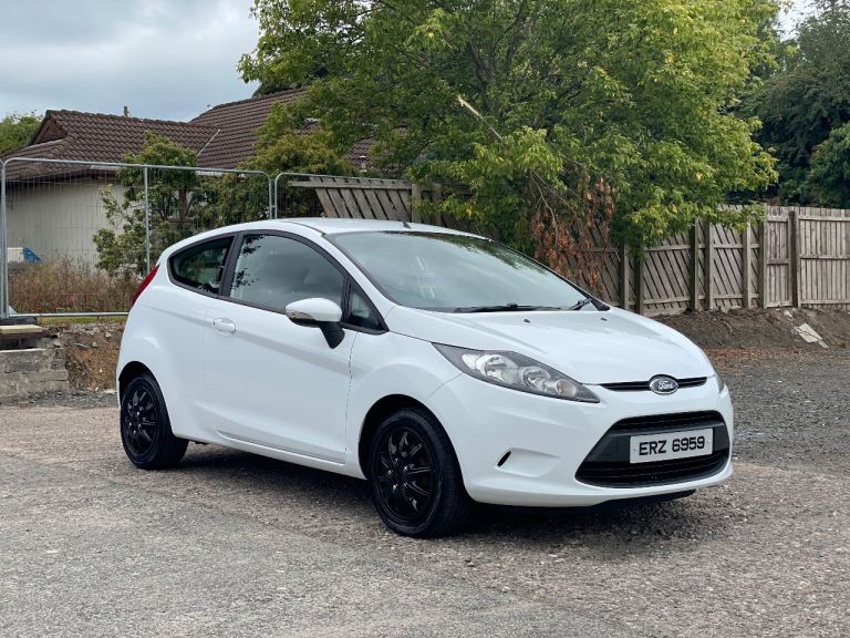 2012 Ford Fiesta 1.25 Edge (not focus, Clio, Megane, Corsa, a1, Ibiza, Leon, golf)