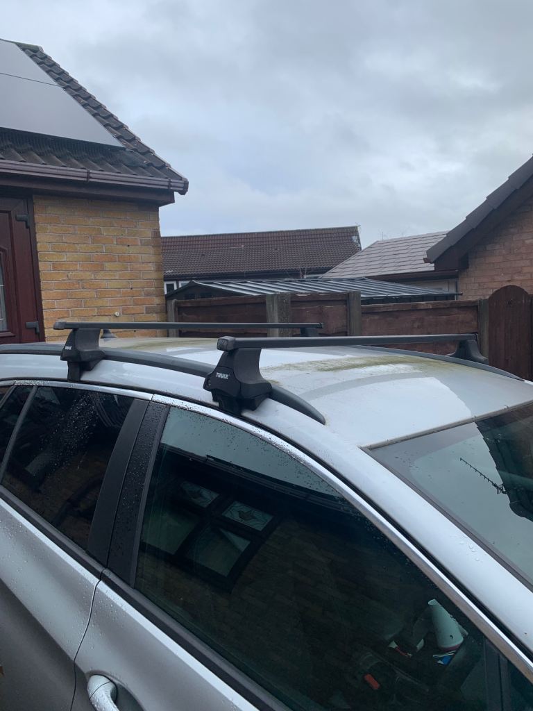 roof bars, lockable x 2, Thule square type