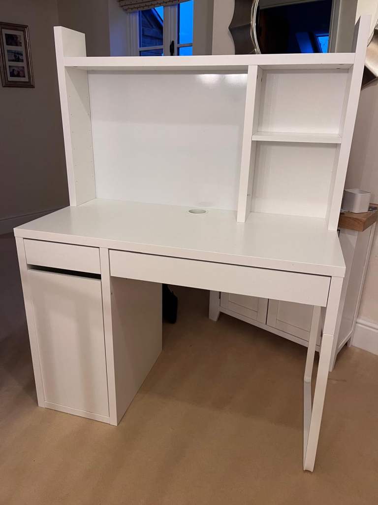 IKEA Micke Desk