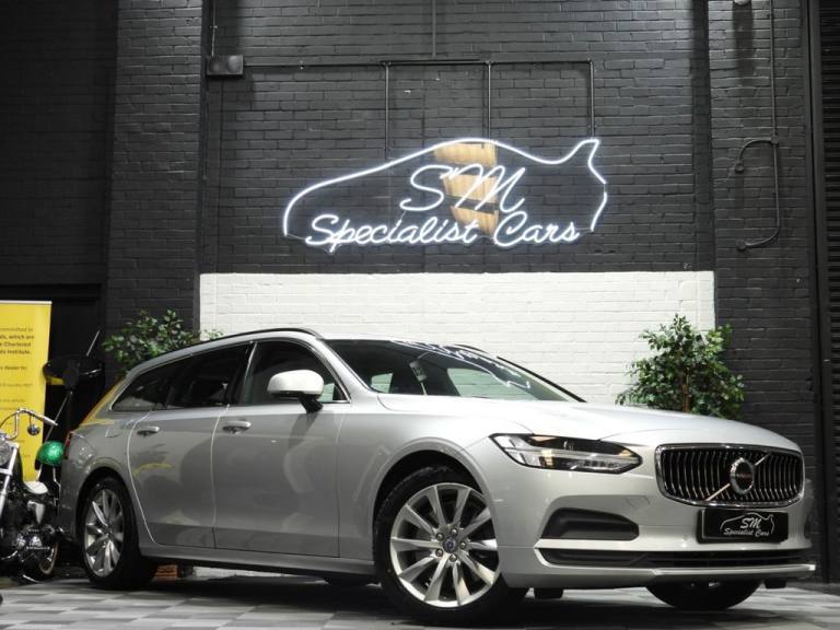 2022 22 VOLVO V90 2.0 B4 MHEV MOMENTUM ESTATE 5DR DIESEL HYBRID AUTO EURO 6 (S/S