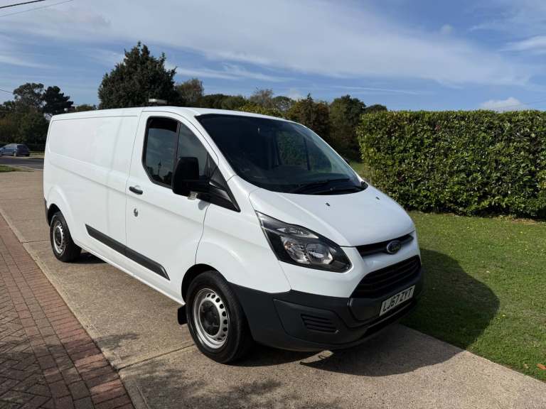2017 Ford Transit Custom EURO 6, 2.0 TDCi 130ps LWB AIR CON SAT NAV HEATED SEATS 240 V INVERTOR P...