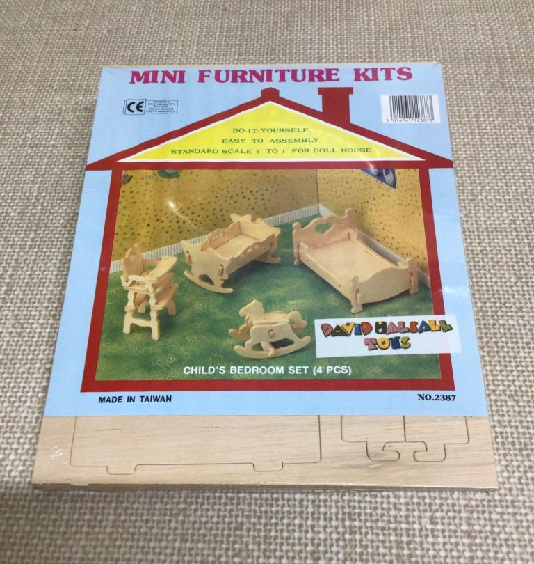 NEW Dolls House Furniture KIT