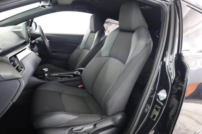 2022 Toyota C-HR 1.8 VVT-h Design CVT Euro 6 (s/s) 5dr HATCHBACK PETROL/ELECTRIC Automatic