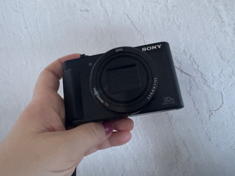 Sony Cybershot DSC- HX90 Camera 