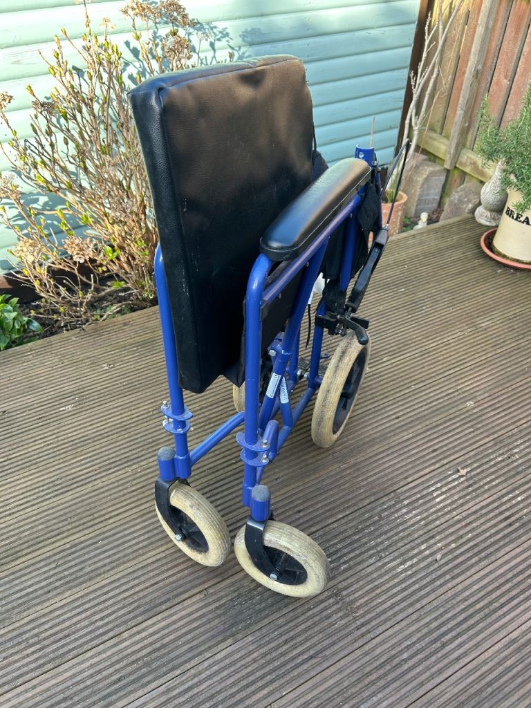 Folding wheelchair 