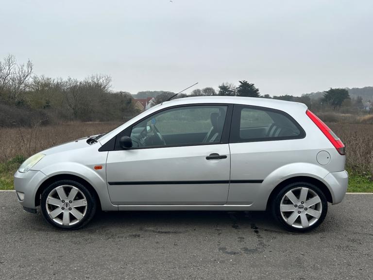 2004 Ford Fiesta 1.4 Silver 3dr HATCHBACK Petrol Manual