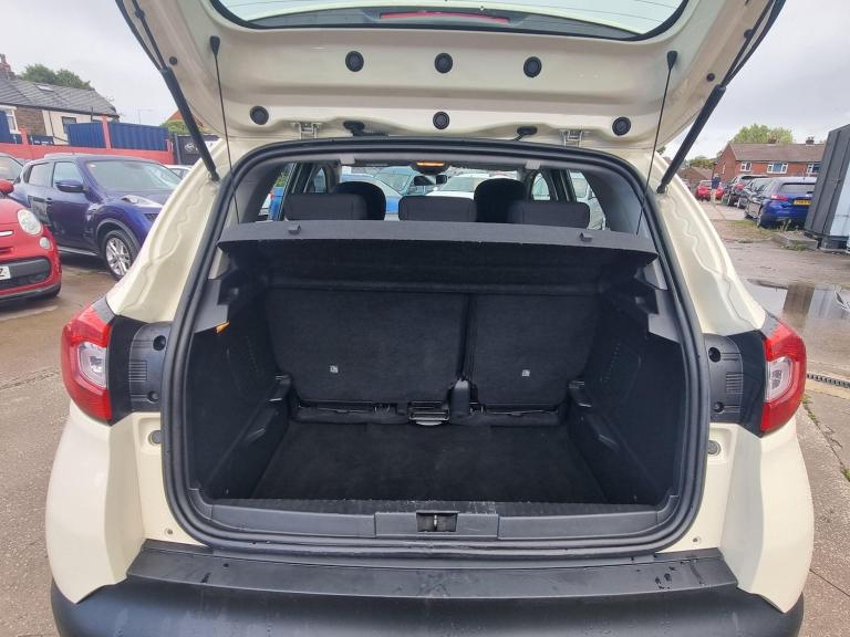 2014 Renault Captur 0.9 TCe ENERGY Dynamique MediaNav Euro 5 (s/s) 5dr HATCHBACK Petrol Manual