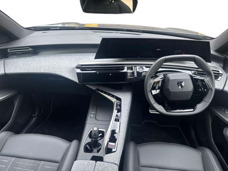 2025 Peugeot 5008 1.2 Hybrid 136 GT 5dr e-DSC6 HATCHBACK PETROL Automatic