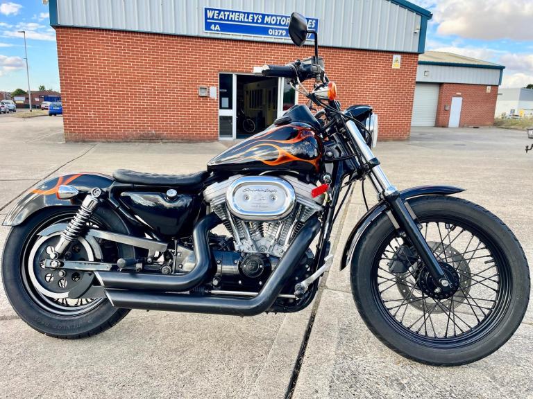 Harley-Davidson XLH 883 HUGGER CUSTOMIZED @ GREAT EXSPENCE RUNS & RIDES GOOD