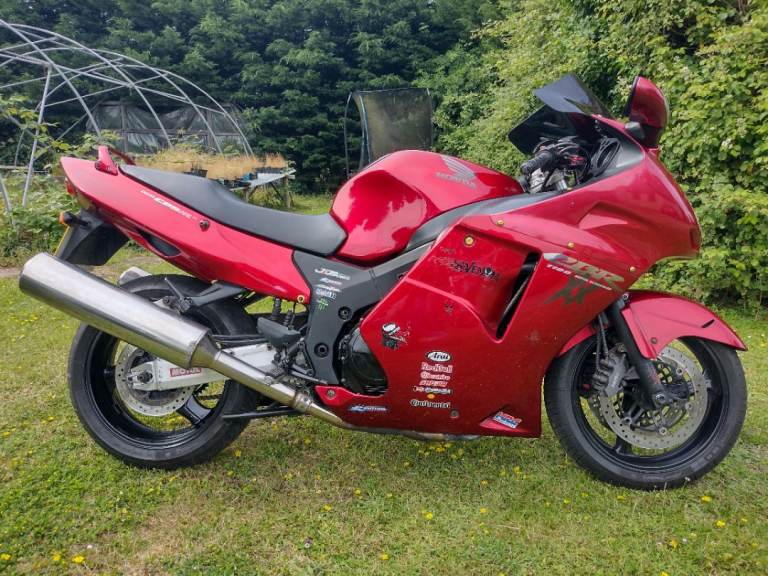 1999 Honda Blackbird cbr1100XX. RED.NEW MOT. 53000 Miles. Serviced. G/C.