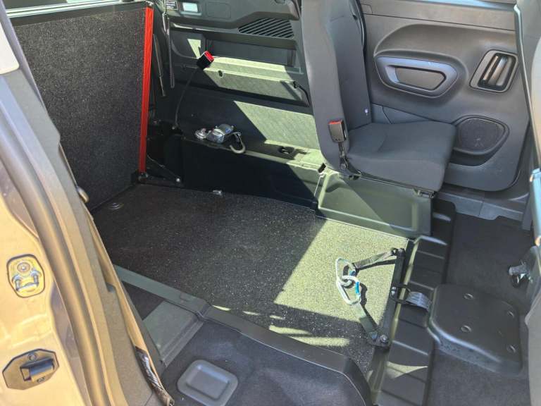 PEUGEOT RIFTER WHEELCHAIR ACCESSIBLE VEHICLE WAV WITH HOIST PASSENGER UP FRONT