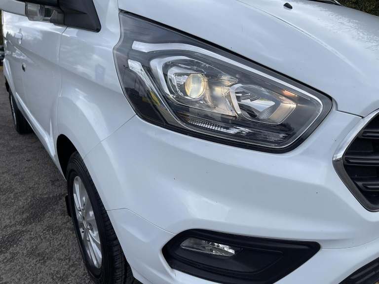 2022 Ford Transit Custom 2.0 300 EcoBlue Limited L2 H1 Euro 6 (s/s) 5dr PANEL VAN Diesel Manual