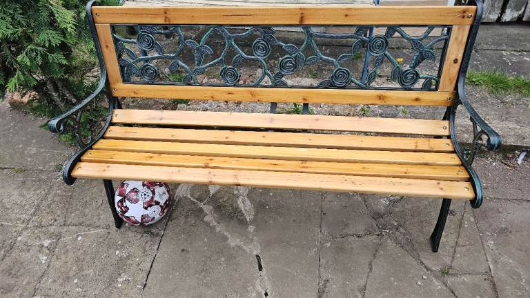 Outdoor Garden Bench - Practically New Condition
