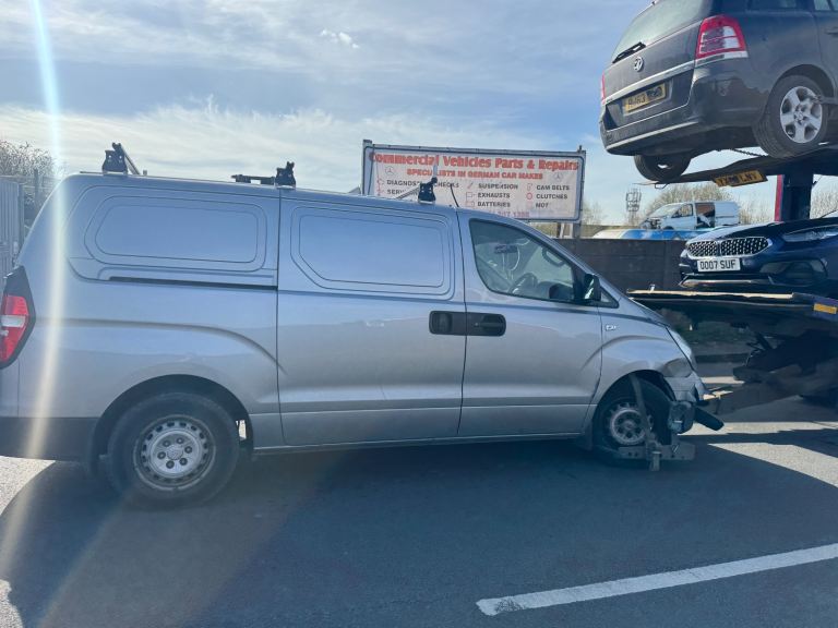 Breaking for parts Hyundai I load  2.5 d 6 speed manual 