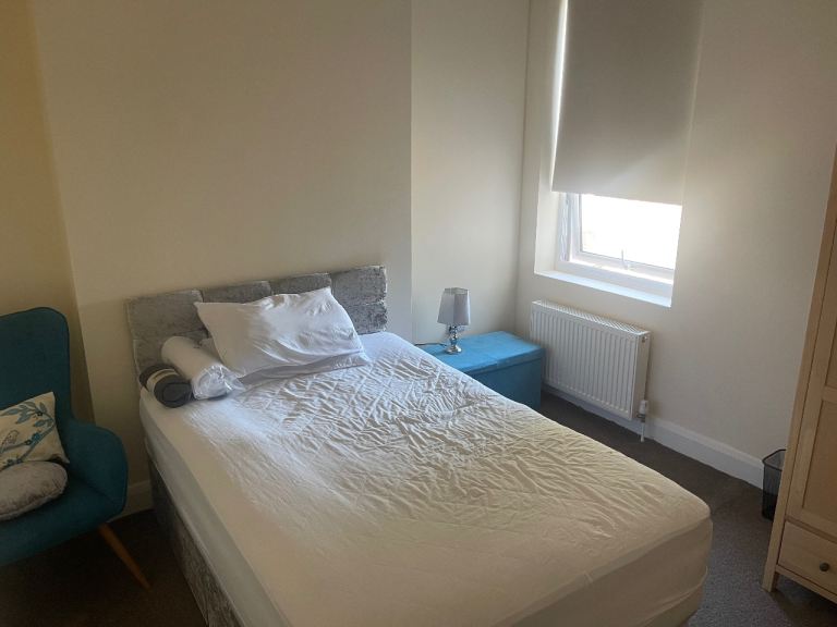 Quiet double room for rent