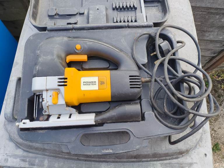 Power Master Jigsaw in Carry Case – new Condition