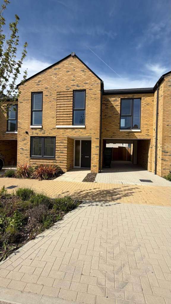 Spacious and Cosy 3 Bed House for Rent – DA10 1GQ