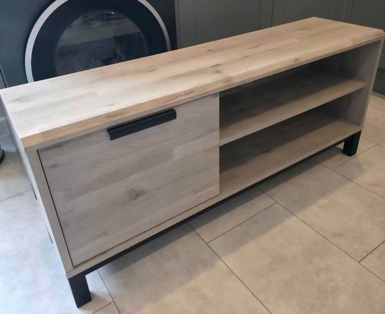 Tv stand/cabinet