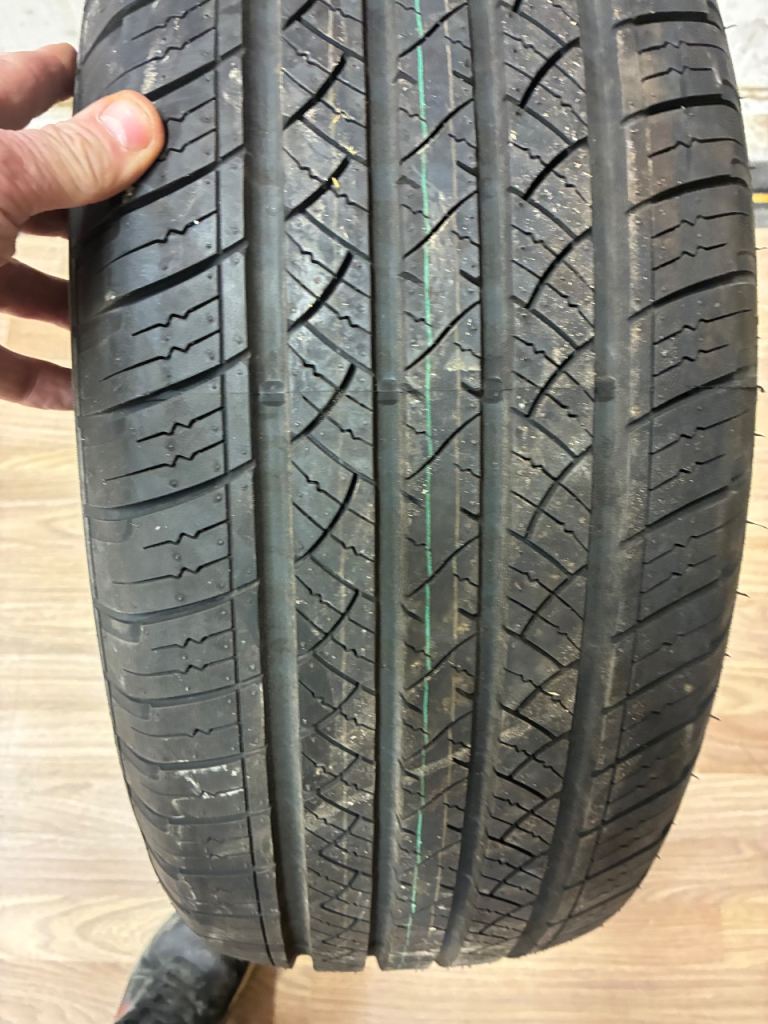 Brand new tyre 255/60/18