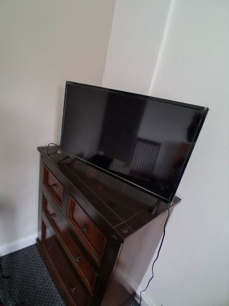 image for 32 inch toshiba smart tv