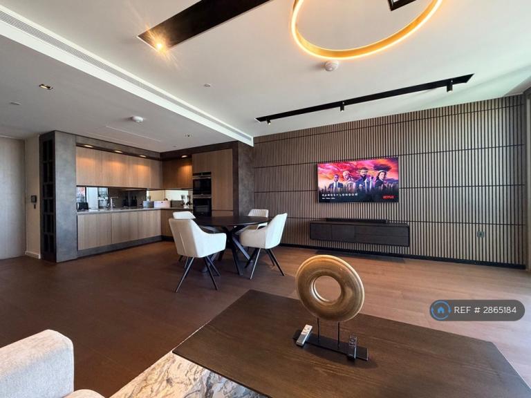 1 bedroom flat in One Park Drive, London, E14 (1 bed) (#2865184)