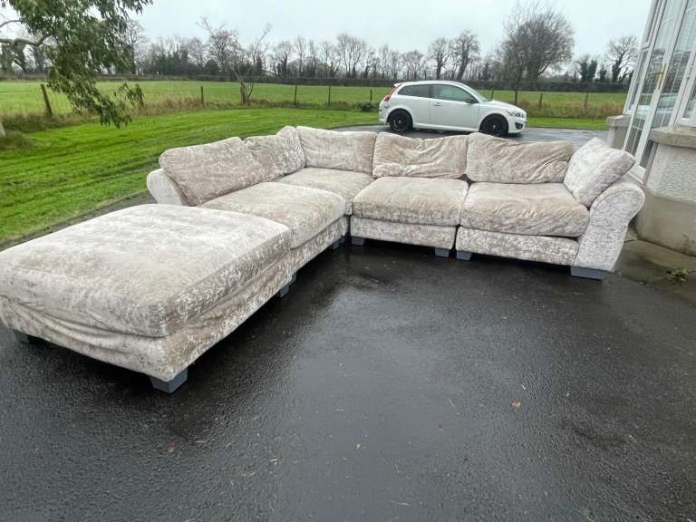 Corner group sofa in compage crushed velvet £350 only 