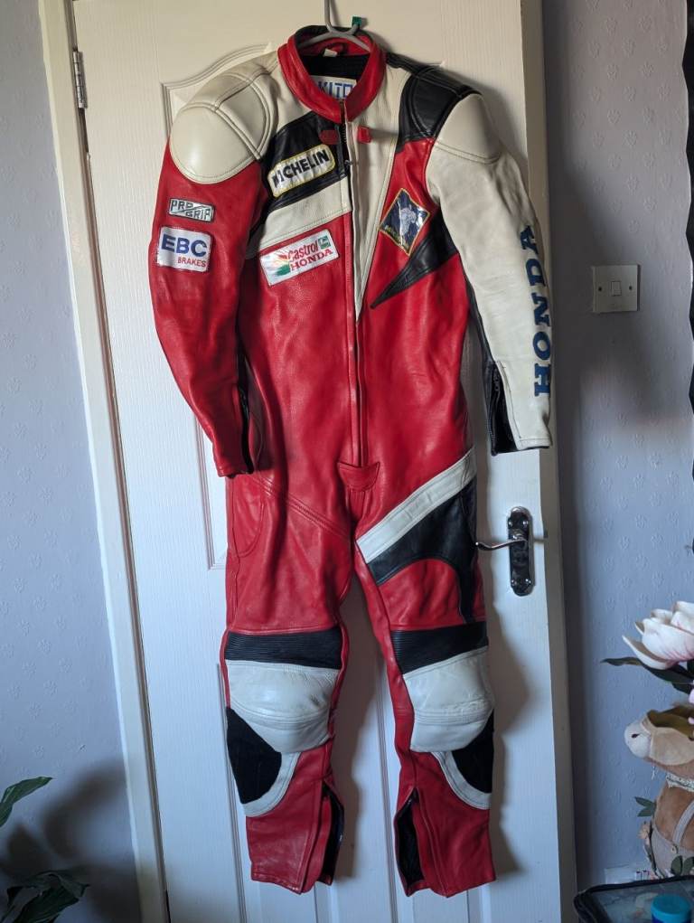 Motorcycle one piece leathers small to medium