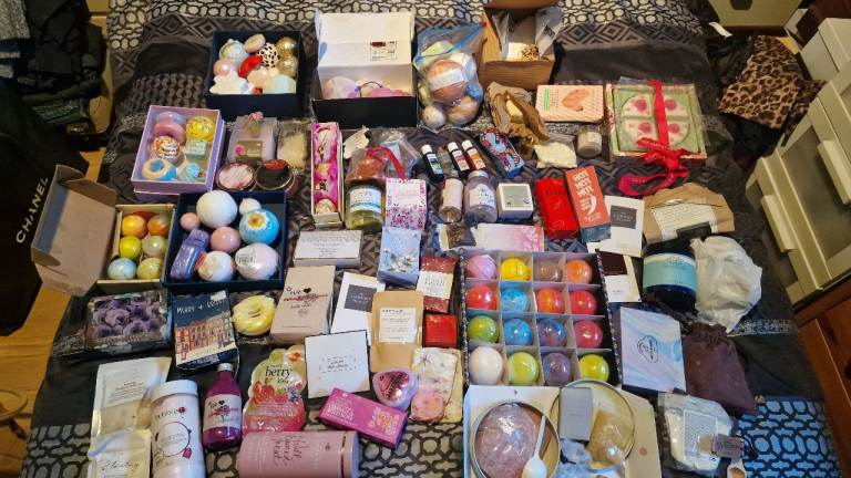 Huge Bath Bomb & Pamper Gift Set Job Lot – Self Care Spa Bundle