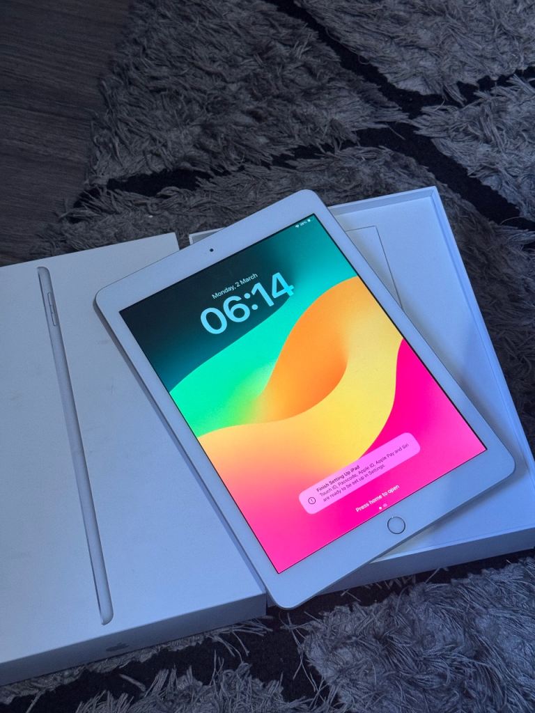 iPad 6th Generation boxed 32gb