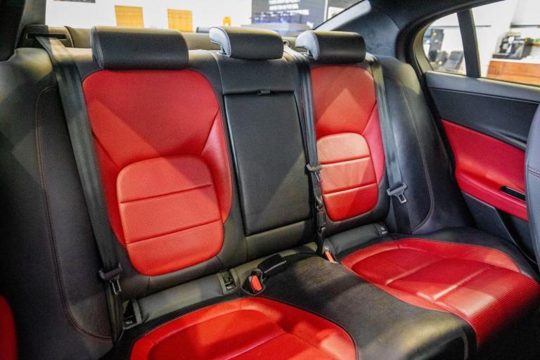 2015 Jaguar XE 2.0d R-Sport Saloon 4dr Diesel Auto Euro 6 (s/s) (180 ps) *Rear Camera + Ke SALOON...