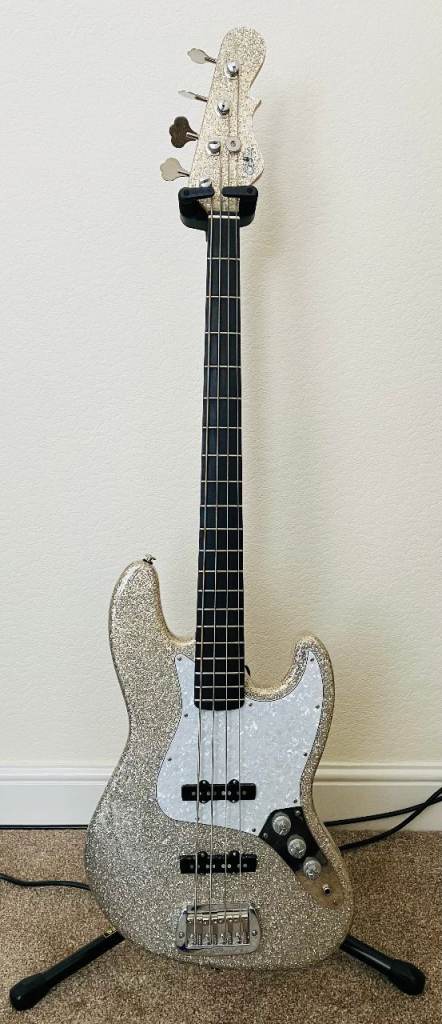 G&L USA Custom Shop JB bass guitar in Silver Metal Flake