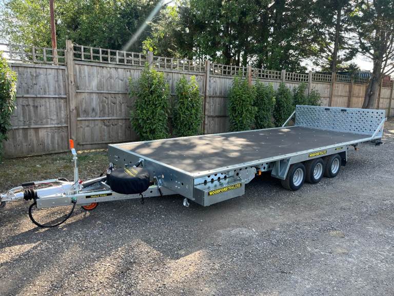 New Woodford Flatbed 18' x 7'3 (5.5 x 2.22m) Tilt Car Trailer Transporter 3500KG