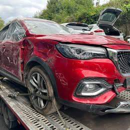 ♻️MG HS 5 DOOR RED 1.5 PETROL 6 SPEED MANUAL (15E6E) BREAKING FOR PARTS♻️