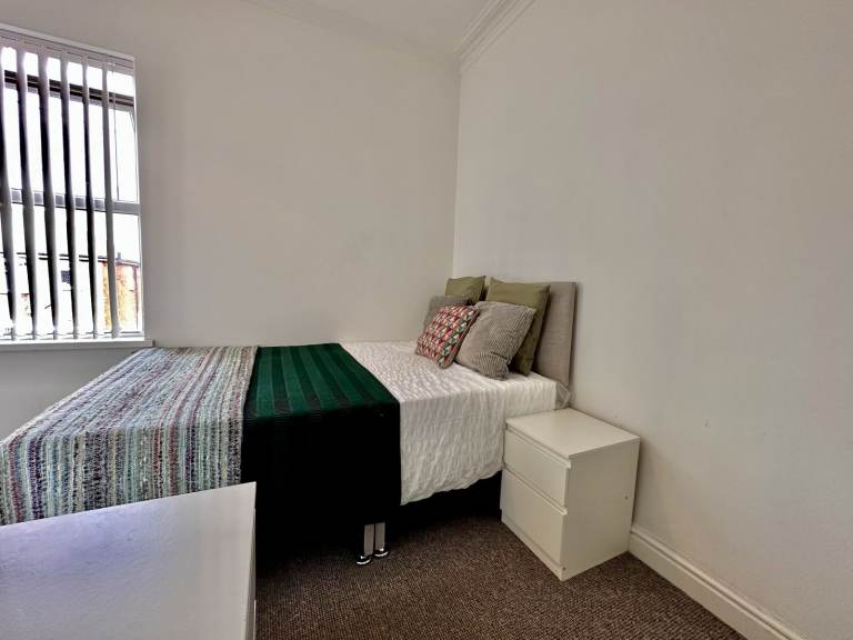 1 Room Available - 🏡 Luxury En-Suite Rooms | Florence Avenue, Doncaster ✨