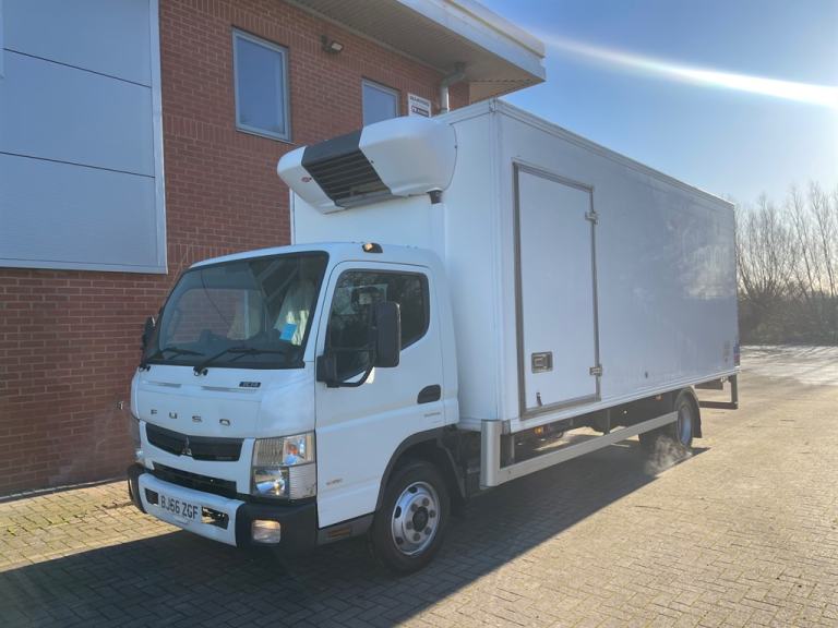 2016 Mitsubishi Canter 7C18 FRIDGE BOX TAILLIFT SIDE DOOR NO VAT EXPORT NA DIESEL Automatic