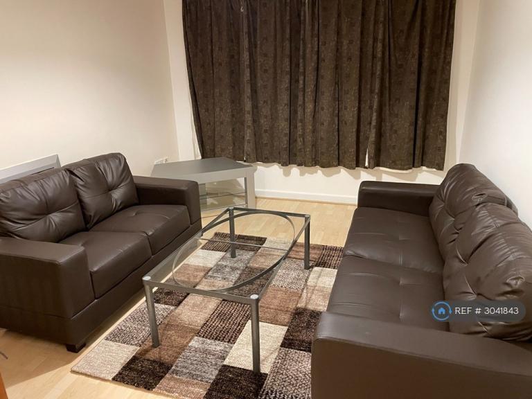 2 bedroom flat in Eccles New Road, Manchester, Salford, M5 (2 bed) (#3041843)